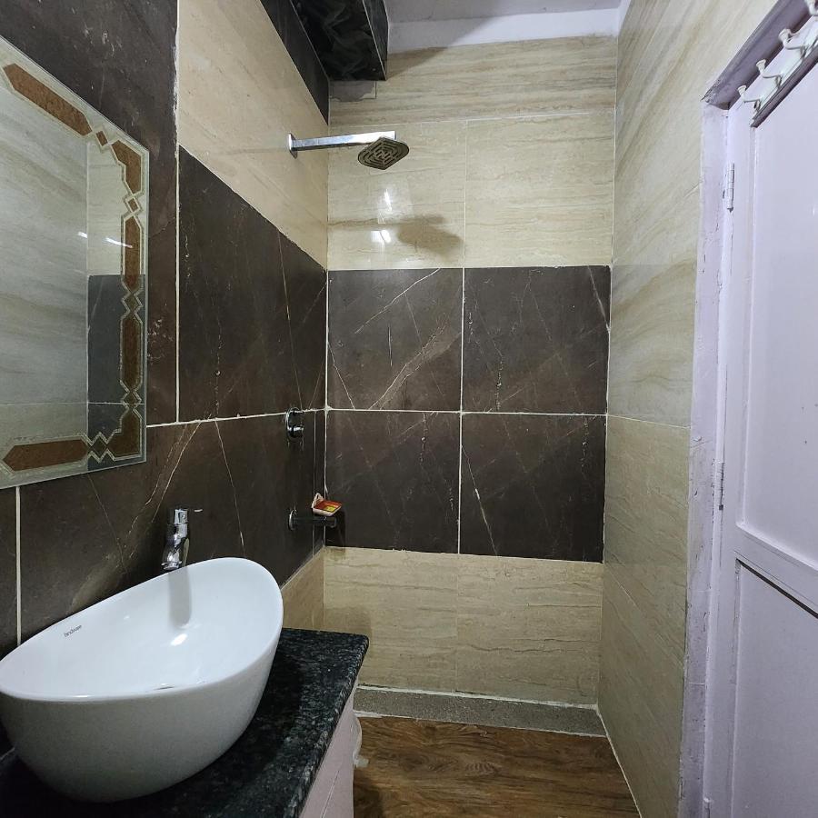 Hotel Royal Afghan New Delhi Luaran gambar