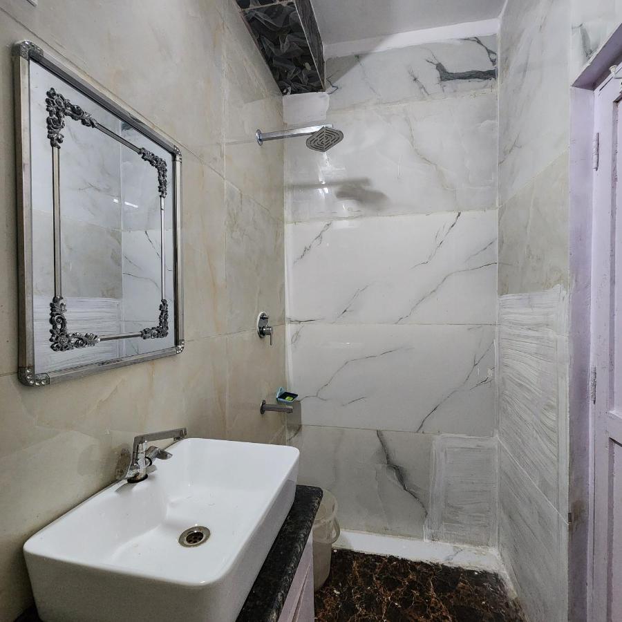 Hotel Royal Afghan New Delhi Luaran gambar