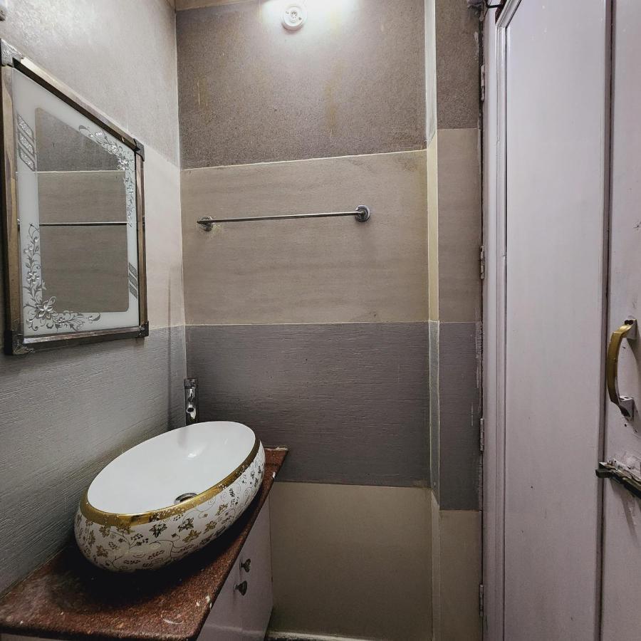 Hotel Royal Afghan New Delhi Luaran gambar